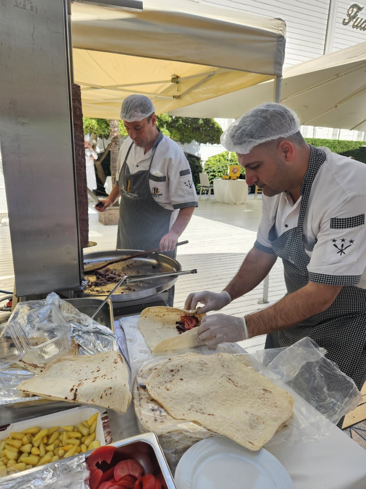 Açık havada et döner standı