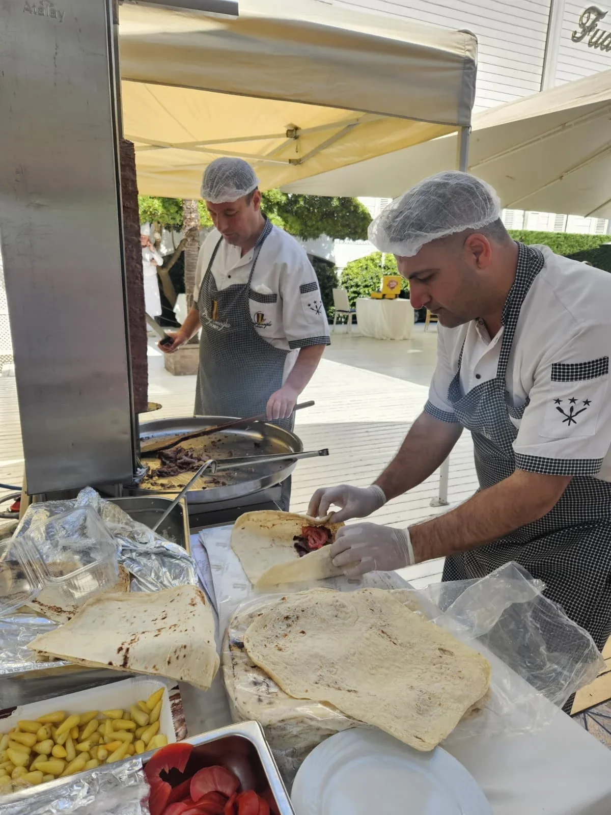 Açık havada et döner standı
